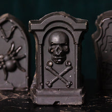 Lade das Bild in den Galerie-Viewer, Grabstein Cakepop Vanille Spekulatius Erdbeer Vollmilch