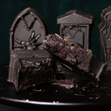 Lade das Bild in den Galerie-Viewer, Grabstein Cakepop Vanille Spekulatius Erdbeer Vollmilch