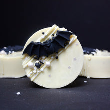 Lade das Bild in den Galerie-Viewer, Death by Oreo - Classic Nutella Erdnuss vegan