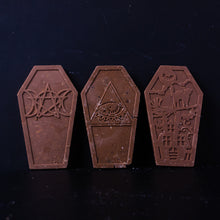 Lade das Bild in den Galerie-Viewer, Schokosarg Salty Chips