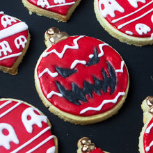 Lade das Bild in den Galerie-Viewer, Weihnachtsbaumkugeln Monsterchen Set vegan