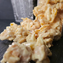 Lade das Bild in den Galerie-Viewer, Monster Crunch Xmas - Gebrannte Mandel
