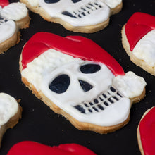 Lade das Bild in den Galerie-Viewer, Weihnachtsmann Skully vegan
