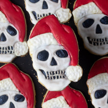 Lade das Bild in den Galerie-Viewer, Weihnachtsmann Skully vegan
